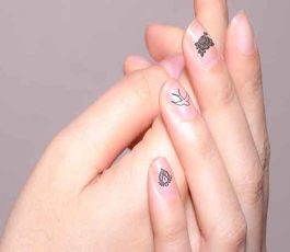 Nail tattoos are back for an original and totally ephemeral manicure