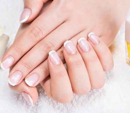Application of resin on natural nails