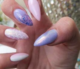 How is a gel manicure done?
